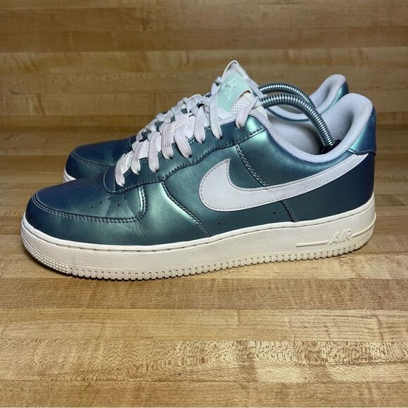 Nike Air Force 1 '07 LV8 Fresh Mint Mens Size 10 Shoes Iridescent Metallic - Picture 1 of 7